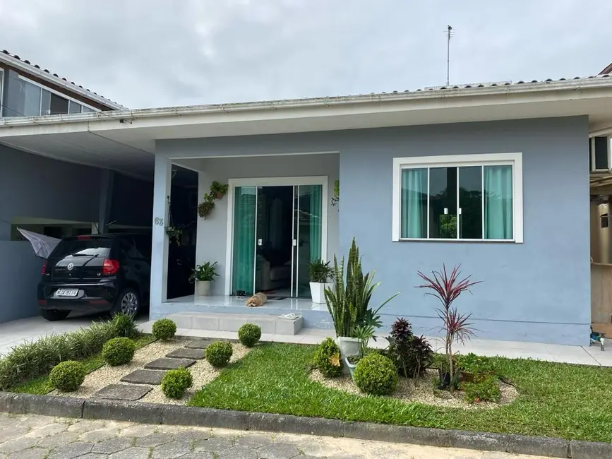 Foto 1 de Casa com 3 quartos à venda, 105m2 em Centro, Garopaba - SC
