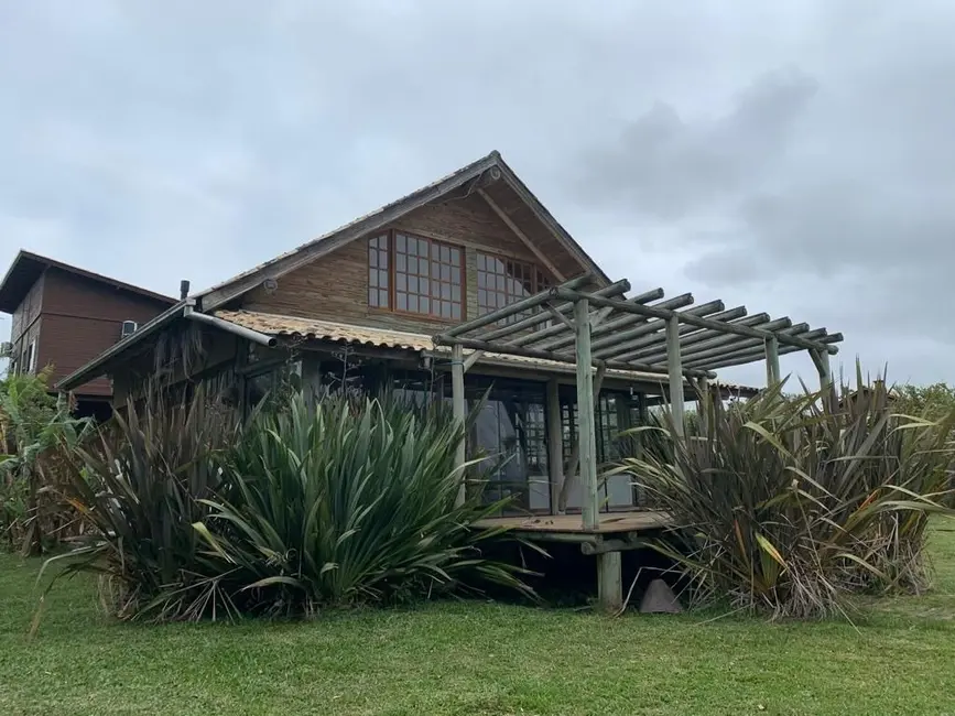 Foto 3 de Casa com 4 quartos à venda, 120m2 em Ibiraquera, Imbituba - SC