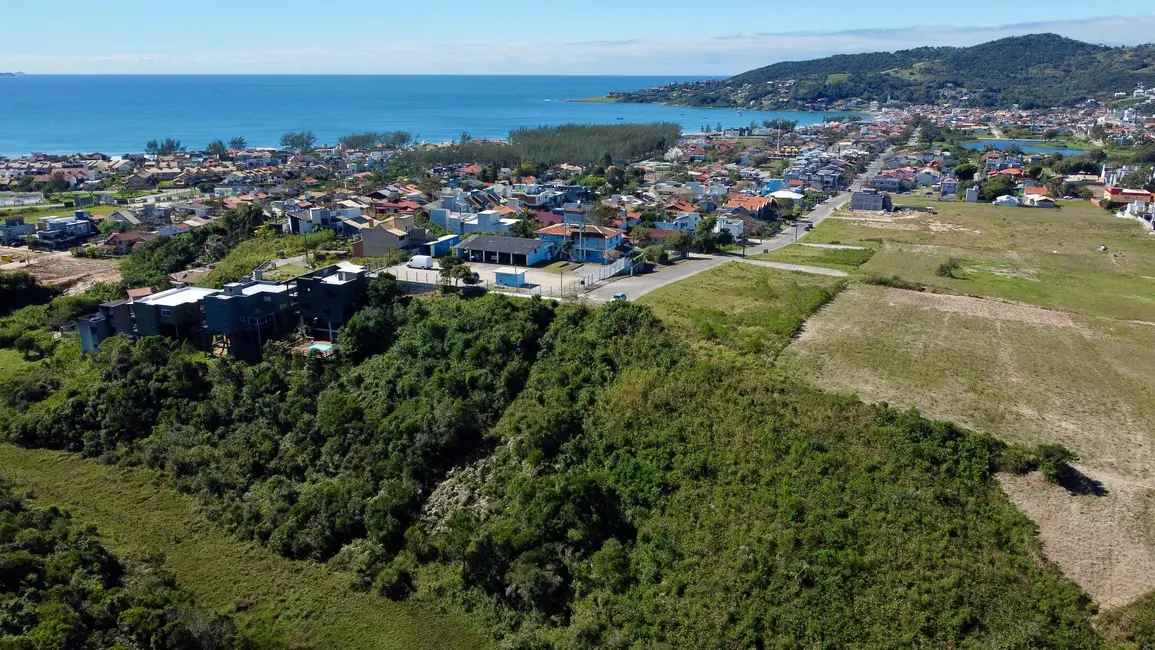 Foto 2 de Terreno / Lote à venda, 810m2 em Garopaba - SC