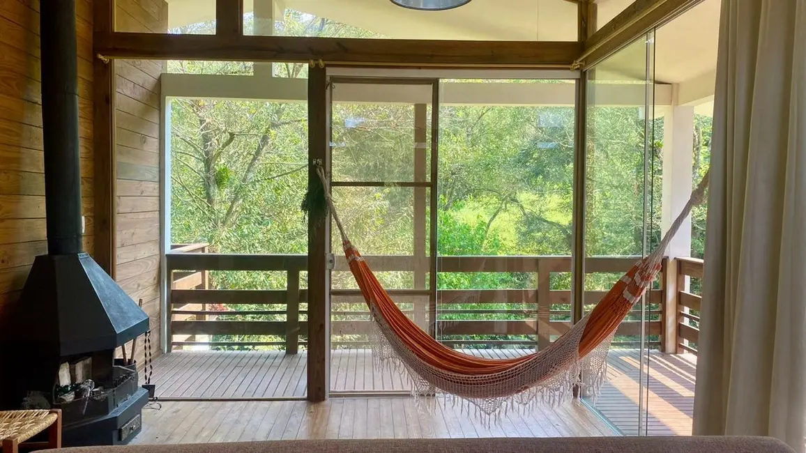 Foto 2 de Casa com 3 quartos à venda, 158m2 em Garopaba - SC