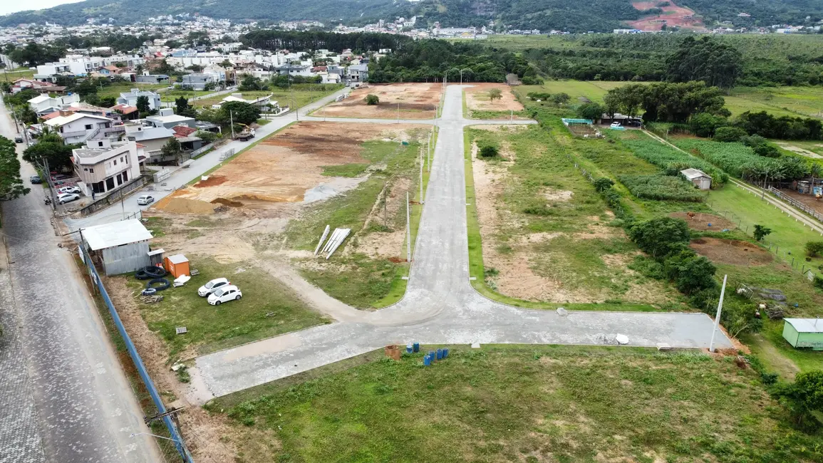 Foto 2 de Terreno / Lote à venda, 361m2 em Garopaba - SC
