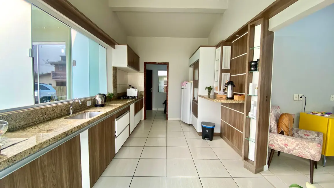 Foto 2 de Casa com 3 quartos à venda, 172m2 em Garopaba - SC