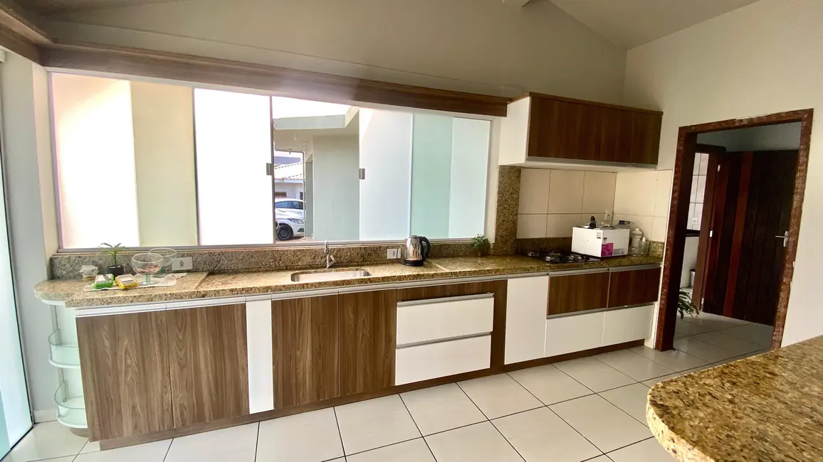 Foto 4 de Casa com 3 quartos à venda, 172m2 em Garopaba - SC