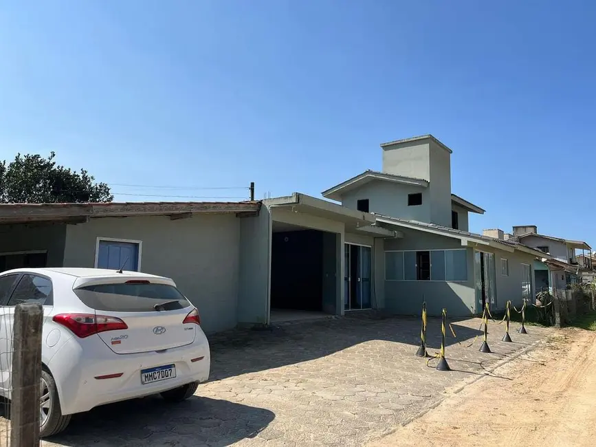 Foto 1 de Casa com 3 quartos à venda, 172m2 em Garopaba - SC