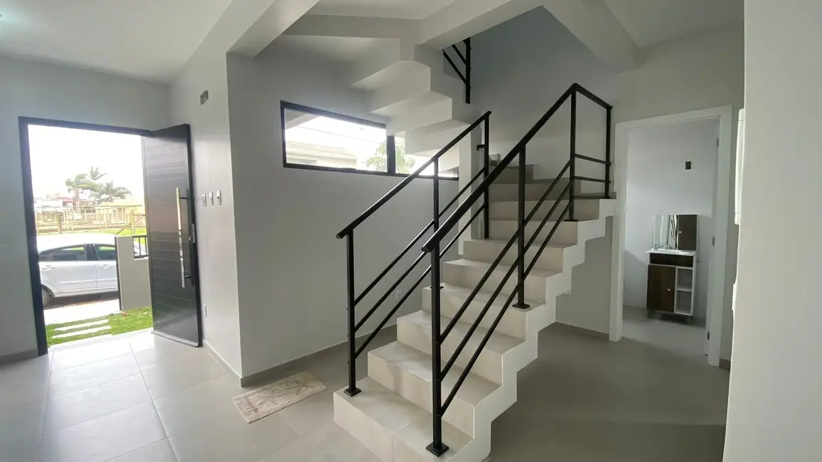 Foto 2 de Casa com 3 quartos à venda, 88m2 em Garopaba - SC