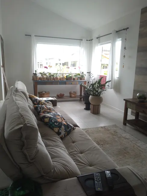 Foto 3 de Casa com 2 quartos à venda, 120m2 em Garopaba - SC