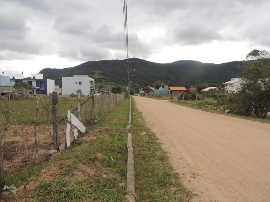 Foto 4 de Terreno / Lote à venda, 408m2 em Garopaba - SC