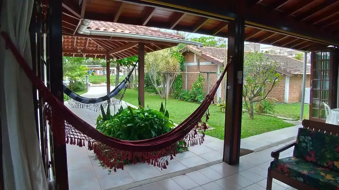 Foto 5 de Casa com 4 quartos à venda, 110m2 em Centro, Garopaba - SC