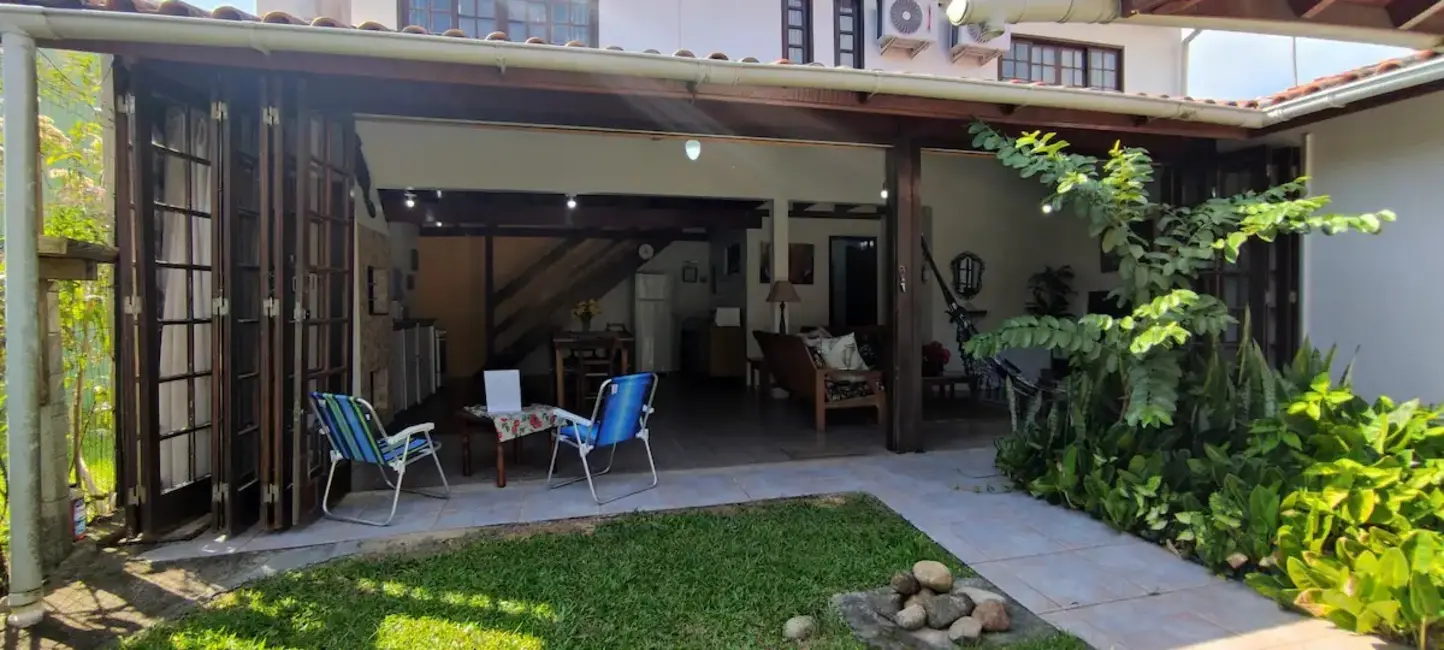 Foto 4 de Casa com 4 quartos à venda, 110m2 em Centro, Garopaba - SC
