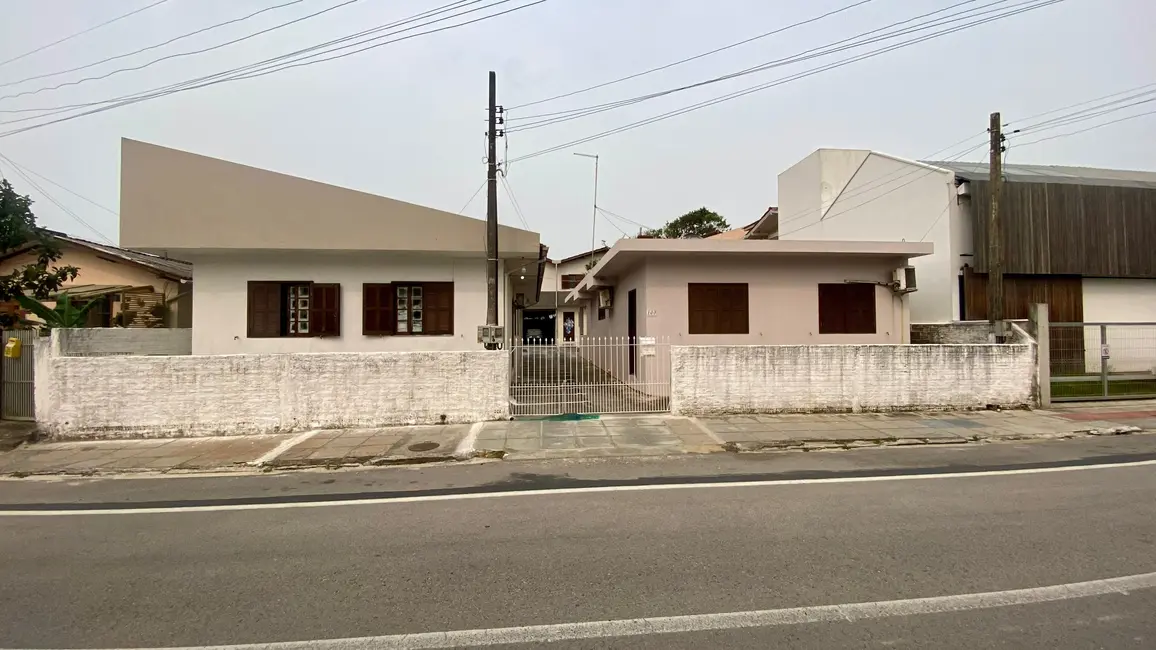 Foto 1 de Casa com 11 quartos à venda, 416m2 em Centro, Garopaba - SC