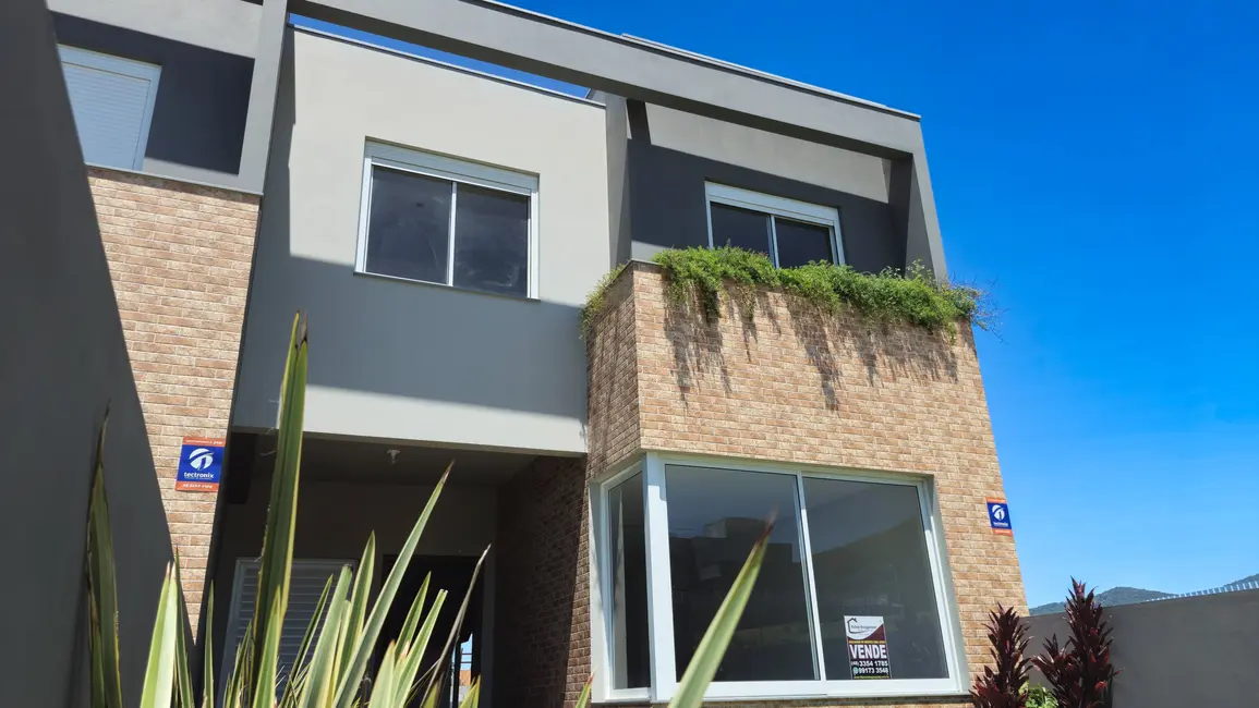 Foto 3 de Casa com 3 quartos à venda, 146m2 em Garopaba - SC