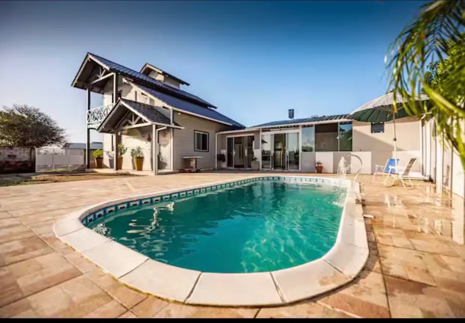 Foto 1 de Casa com 4 quartos à venda, 150m2 em Alto Arroio, Imbituba - SC