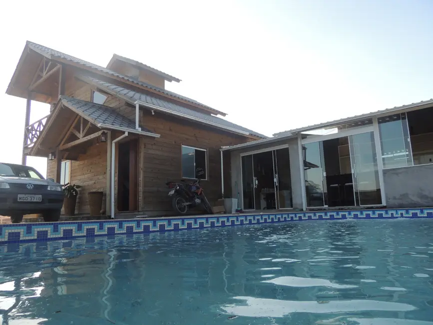 Foto 1 de Casa com 4 quartos à venda, 150m2 em Alto Arroio, Imbituba - SC