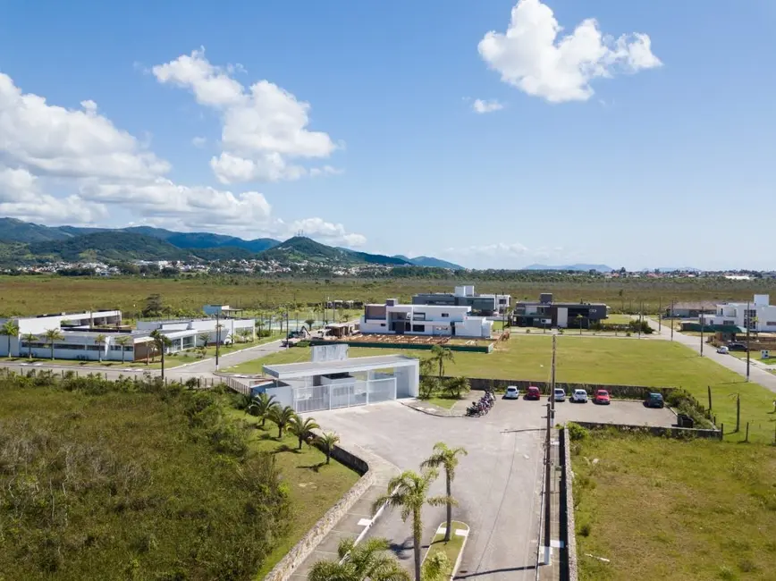 Foto 8 de Terreno / Lote à venda, 600m2 em Garopaba - SC