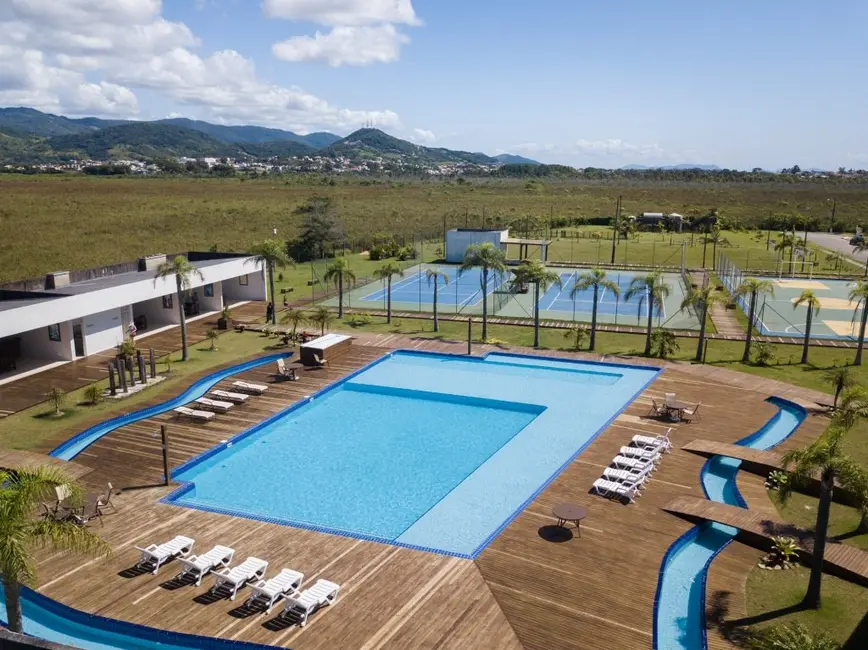Foto 2 de Terreno / Lote à venda, 600m2 em Garopaba - SC
