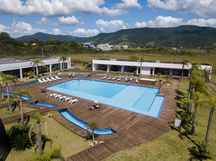 Foto 4 de Terreno / Lote à venda, 600m2 em Garopaba - SC