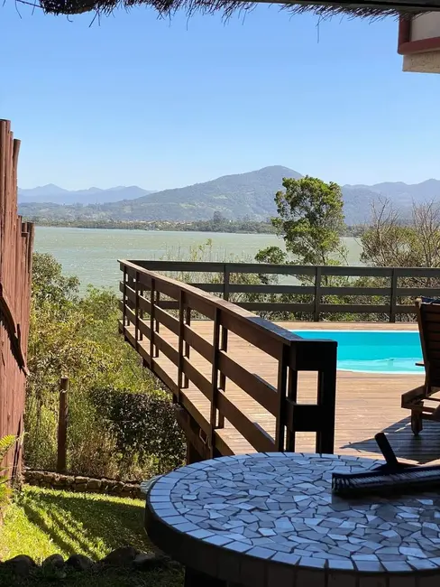 Foto 2 de Casa com 3 quartos à venda, 235m2 em Ibiraquera, Imbituba - SC