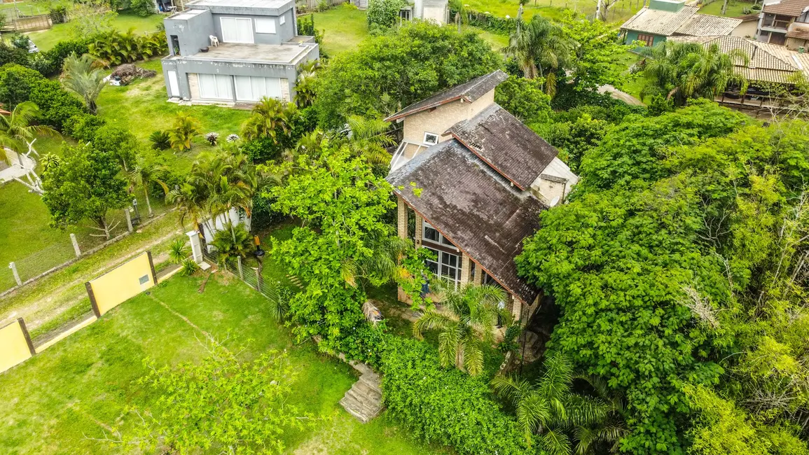 Foto 1 de Casa com 3 quartos à venda, 192m2 em Imbituba - SC