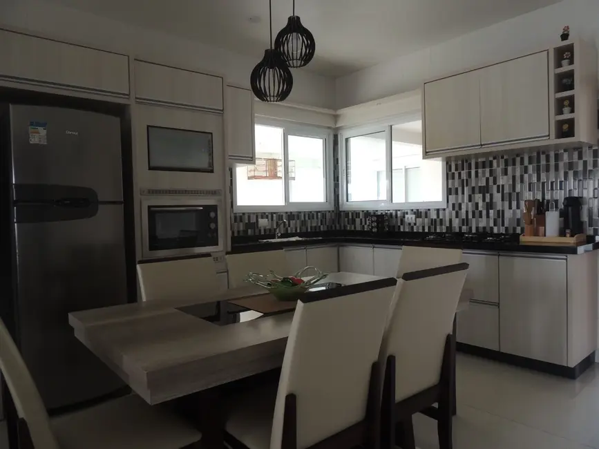 Foto 7 de Casa com 3 quartos à venda, 127m2 em Garopaba - SC