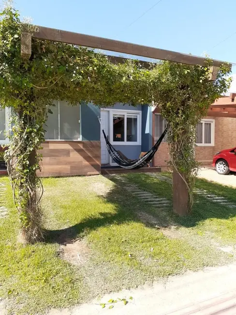 Foto 2 de Casa com 2 quartos à venda, 51m2 em Garopaba - SC