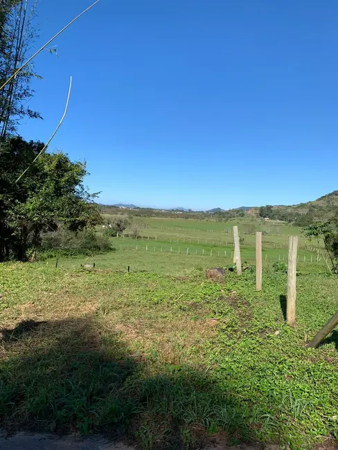 Foto 1 de Terreno / Lote à venda, 360m2 em Garopaba - SC