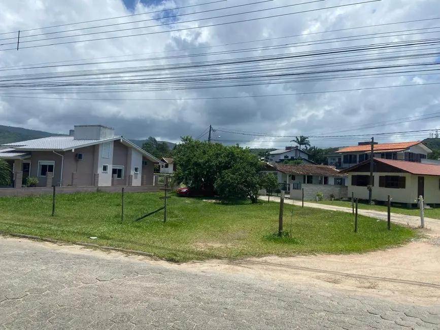 Foto 3 de Terreno / Lote à venda, 363m2 em Garopaba - SC