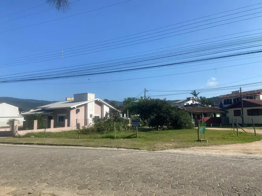 Foto 2 de Terreno / Lote à venda, 363m2 em Garopaba - SC