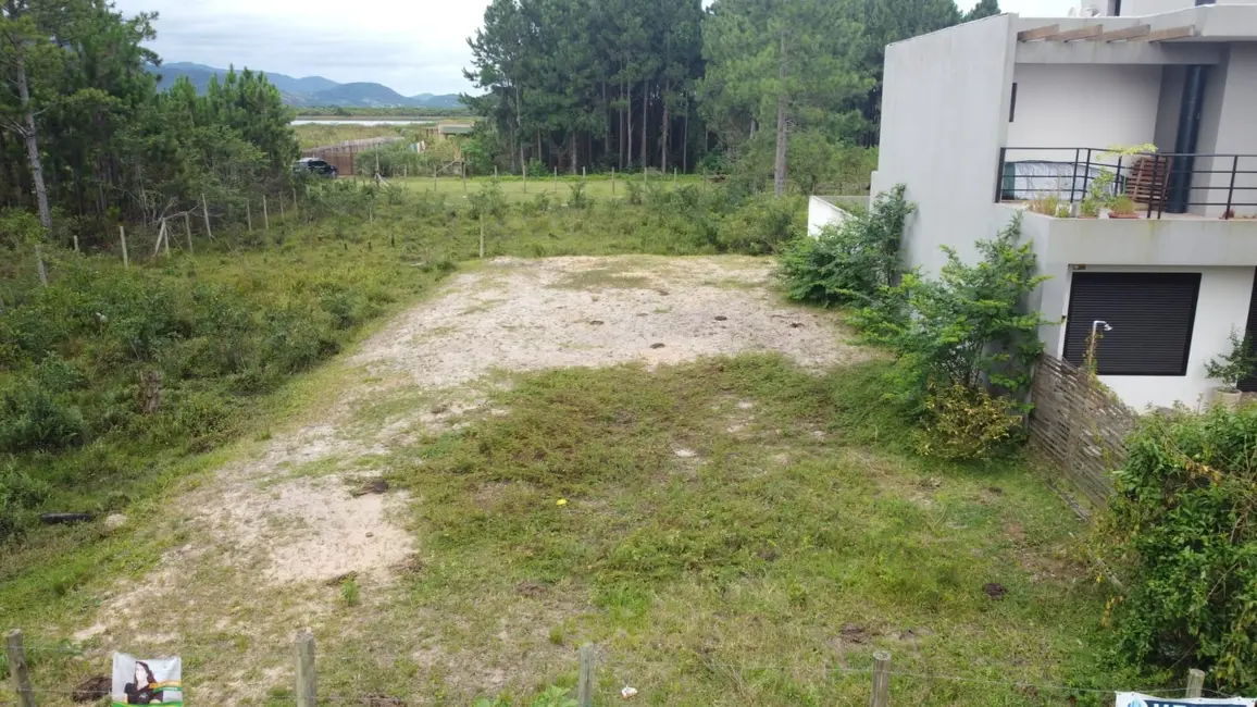 Foto 6 de Terreno / Lote à venda, 360m2 em Garopaba - SC