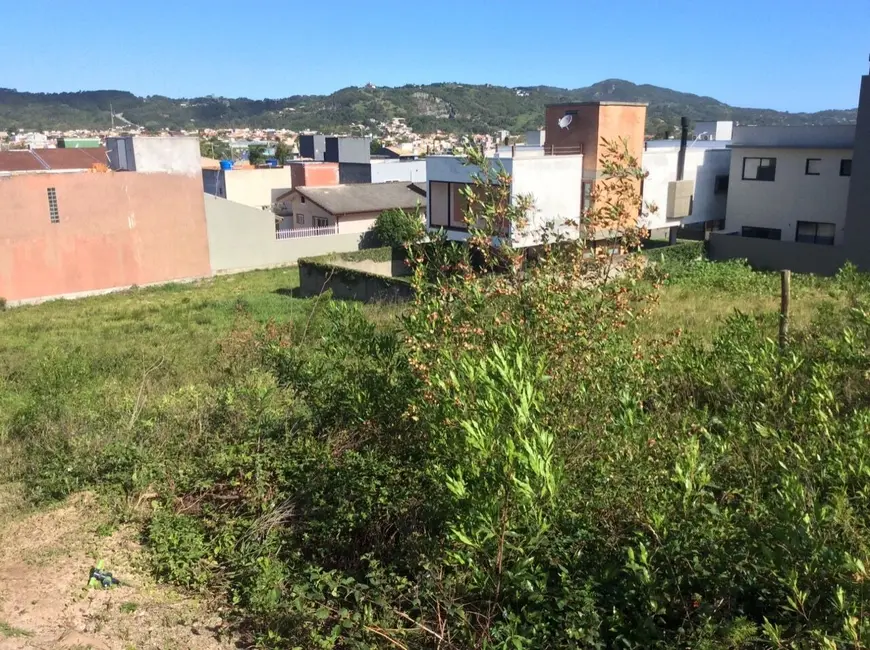 Foto 1 de Terreno / Lote à venda, 325m2 em Garopaba - SC