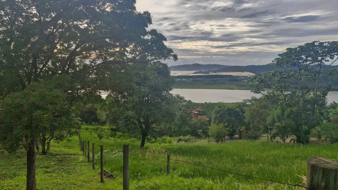Foto 1 de Terreno / Lote à venda, 3555m2 em Garopaba - SC
