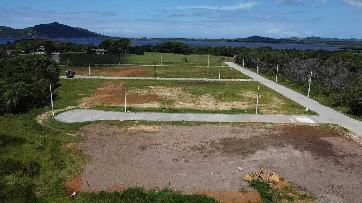Foto 3 de Terreno / Lote à venda, 360m2 em Garopaba - SC