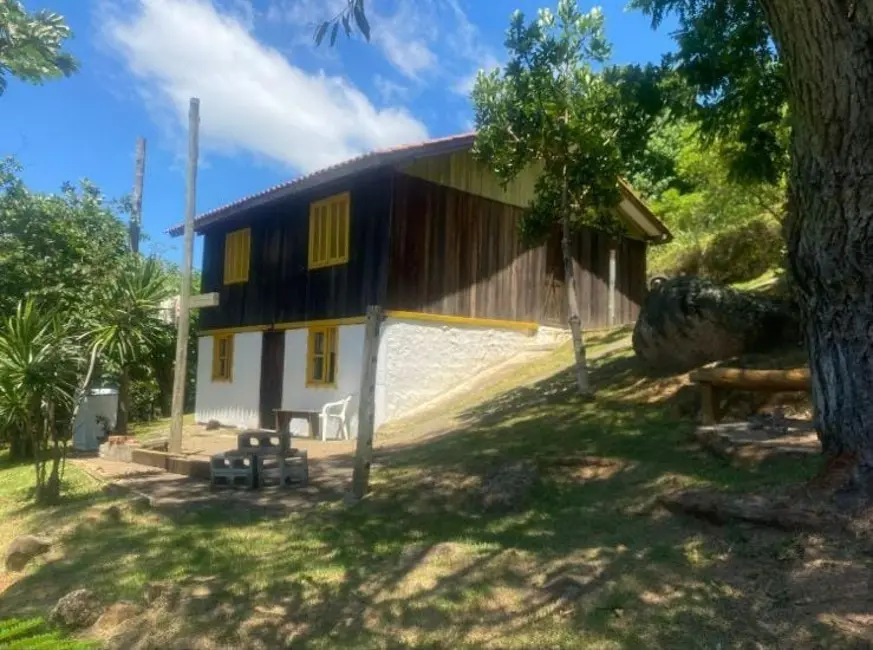 Casa com 3 quartos à venda, 75m2 em Garopaba - SC - imagem 2 Foto 2 de Casa com 3 quartos à venda, 75m2 em Garopaba - SC