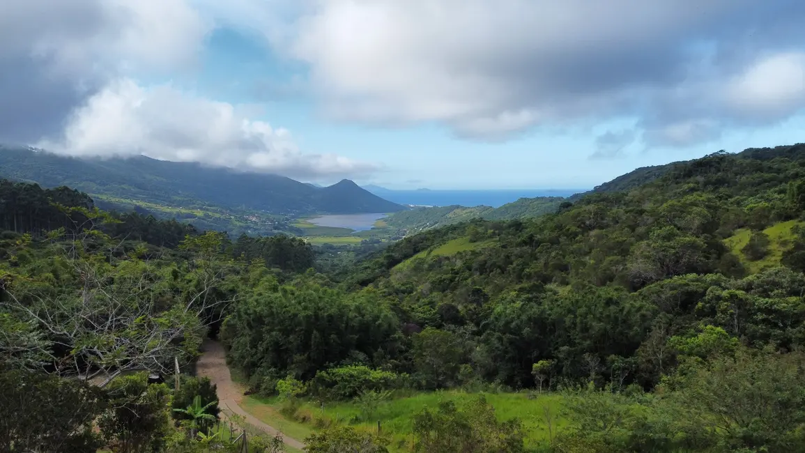 Foto 4 de Terreno / Lote à venda, 93000m2 em Garopaba - SC