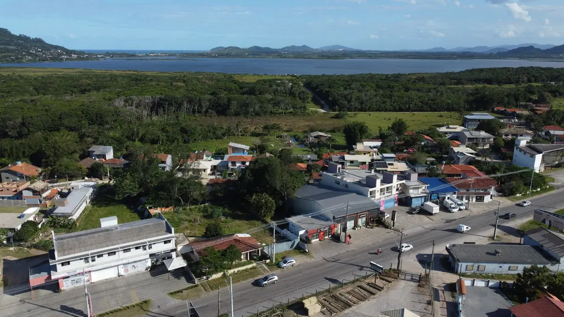 Foto 2 de Casa com 2 quartos à venda, 80m2 em Garopaba - SC