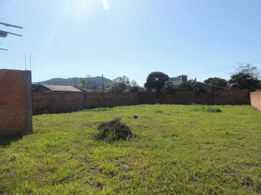 Foto 1 de Terreno / Lote à venda, 650m2 em Campo Duna, Garopaba - SC