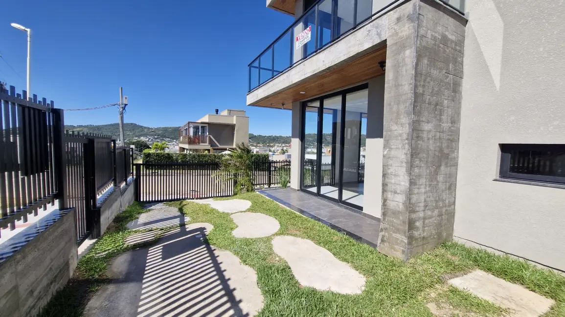 Foto 6 de Casa com 3 quartos à venda, 149m2 em Garopaba - SC