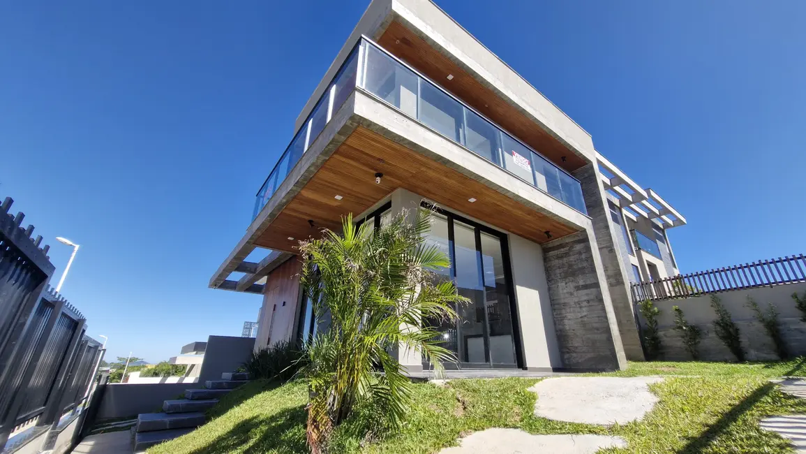 Foto 3 de Casa com 3 quartos à venda, 149m2 em Garopaba - SC