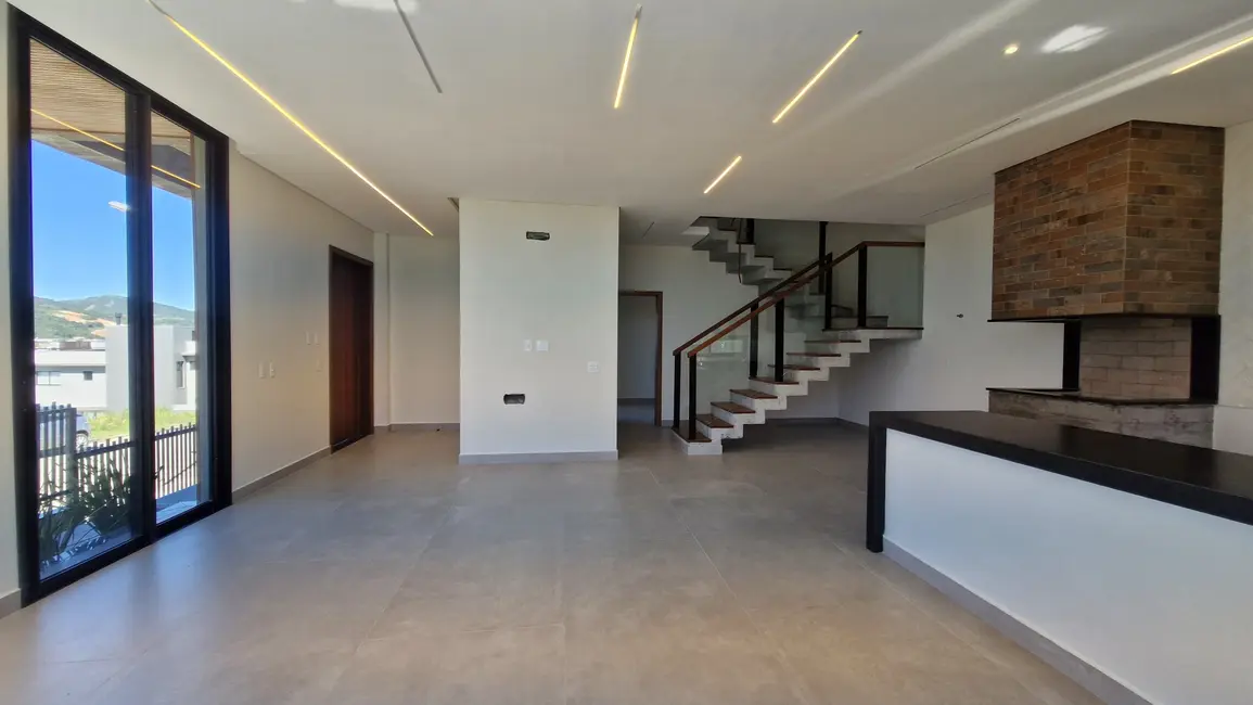 Foto 8 de Casa com 3 quartos à venda, 149m2 em Garopaba - SC