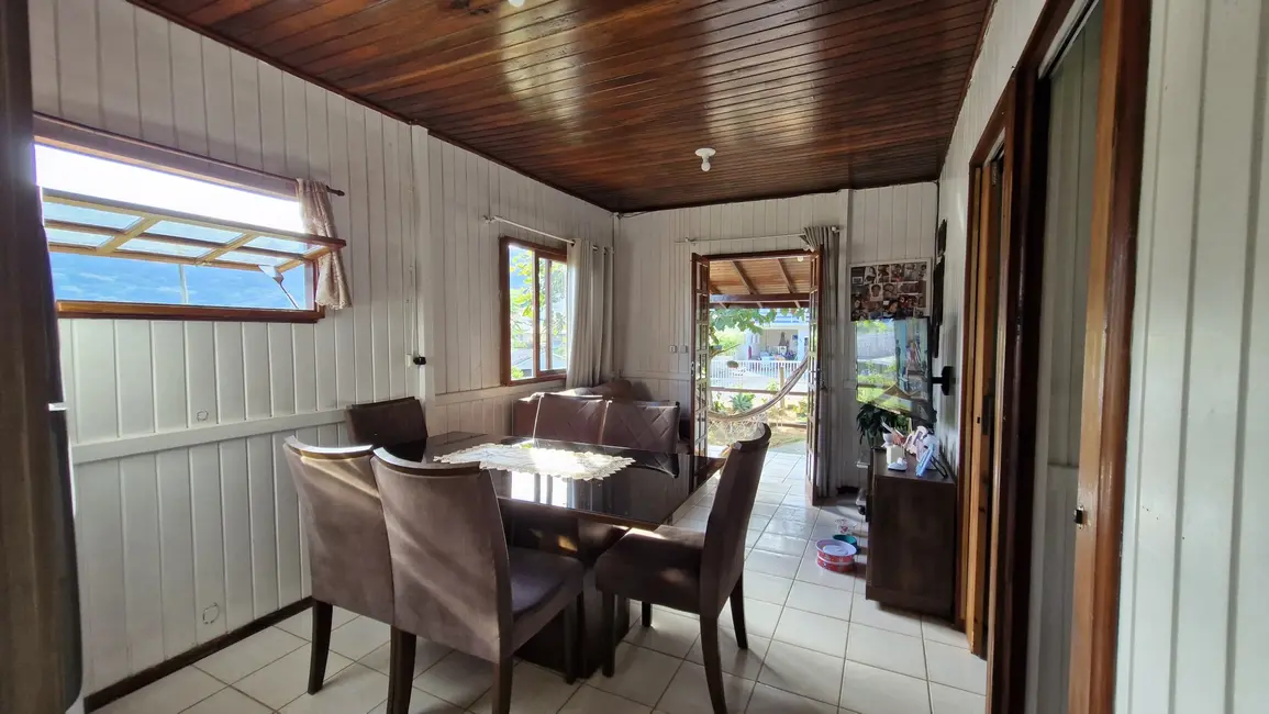 Foto 9 de Casa com 2 quartos à venda, 70m2 em Garopaba - SC