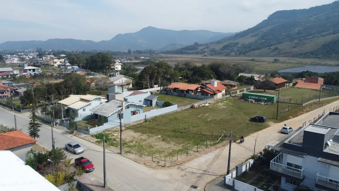 Foto 3 de Terreno / Lote à venda, 414m2 em Garopaba - SC