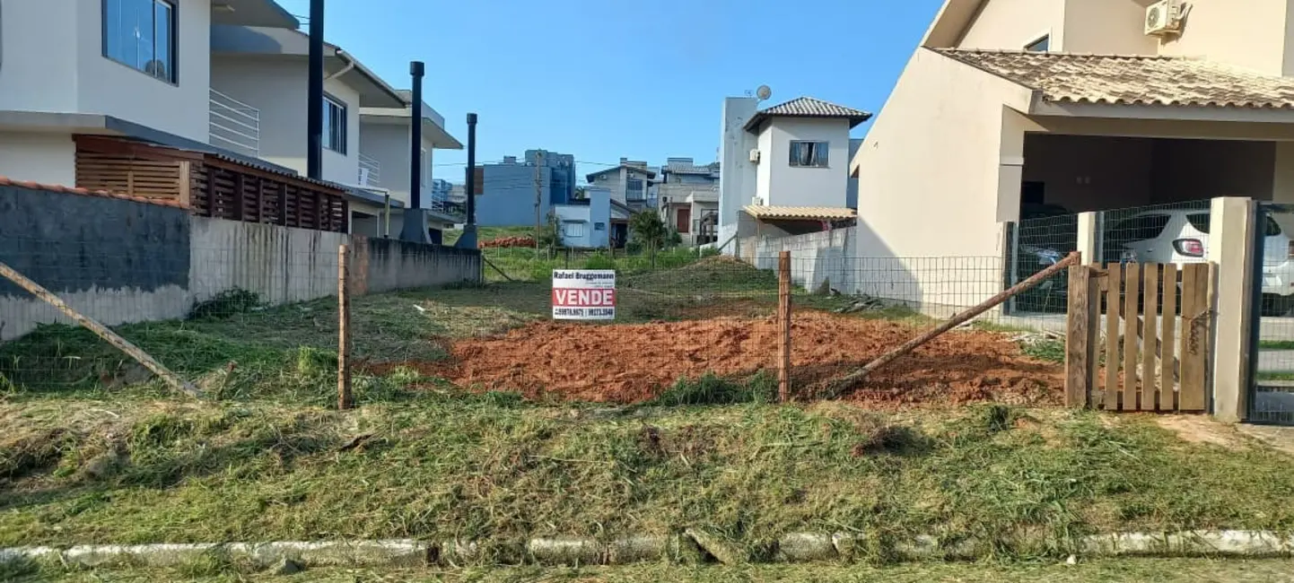 Foto 1 de Terreno / Lote à venda, 287m2 em Garopaba - SC