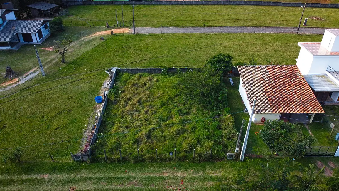 Foto 6 de Terreno / Lote à venda, 340m2 em Garopaba - SC