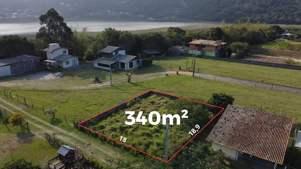 Foto 2 de Terreno / Lote à venda, 340m2 em Garopaba - SC