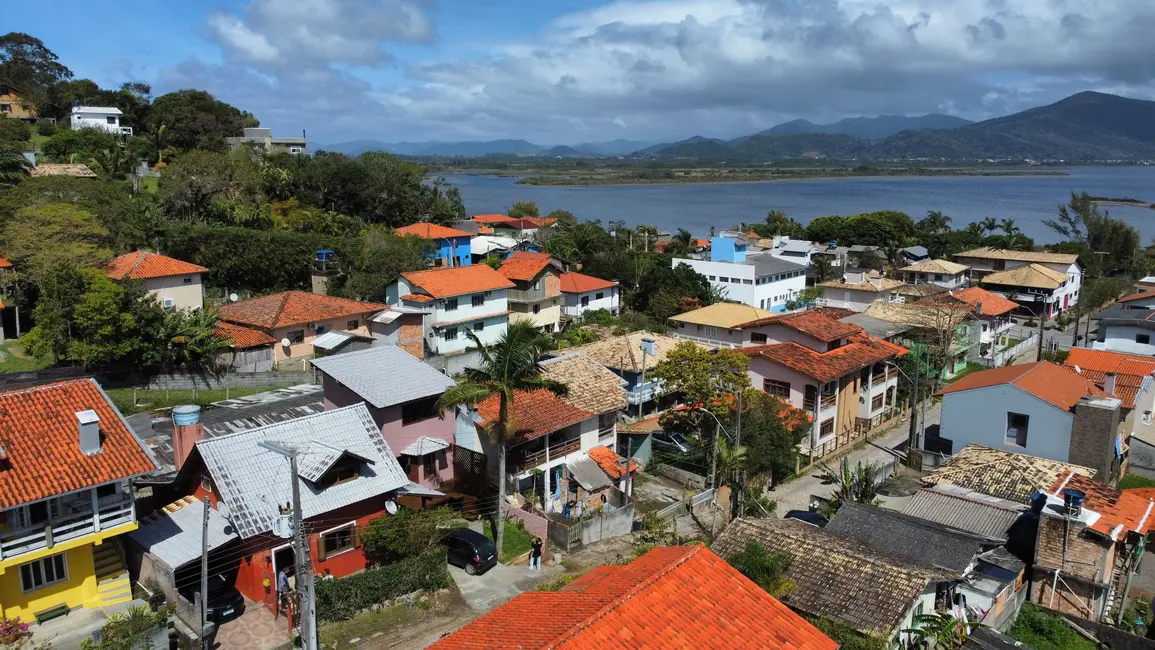 Foto 3 de Casa com 3 quartos à venda, 260m2 em Garopaba - SC