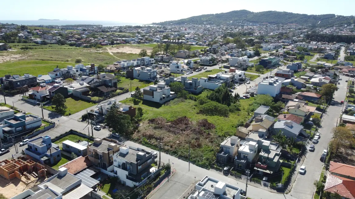 Foto 8 de Terreno / Lote à venda, 687m2 em Garopaba - SC