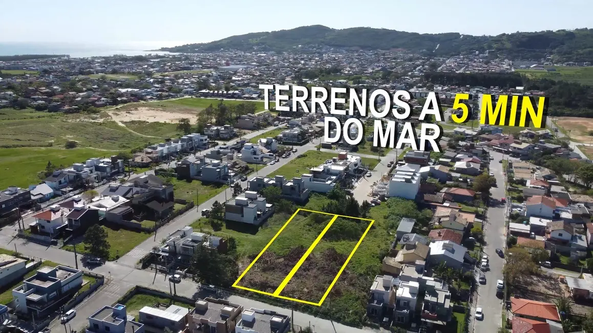 Foto 1 de Terreno / Lote à venda, 687m2 em Garopaba - SC