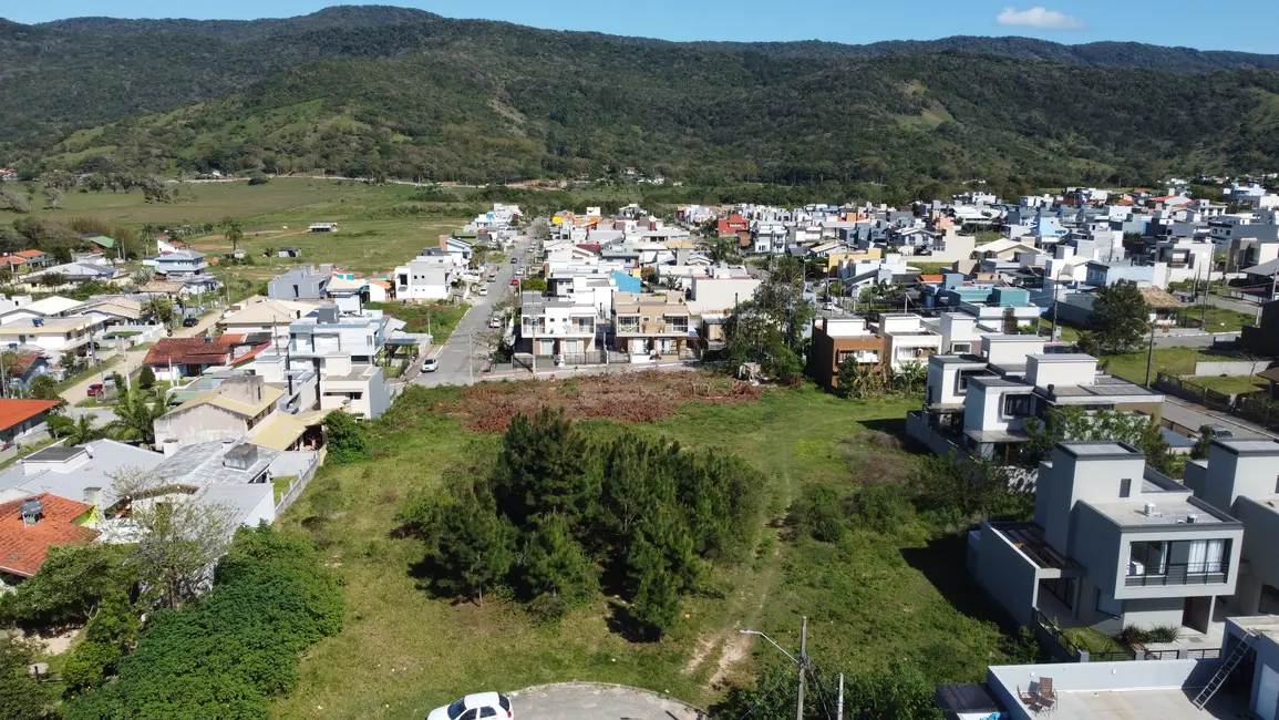 Foto 6 de Terreno / Lote à venda, 687m2 em Garopaba - SC