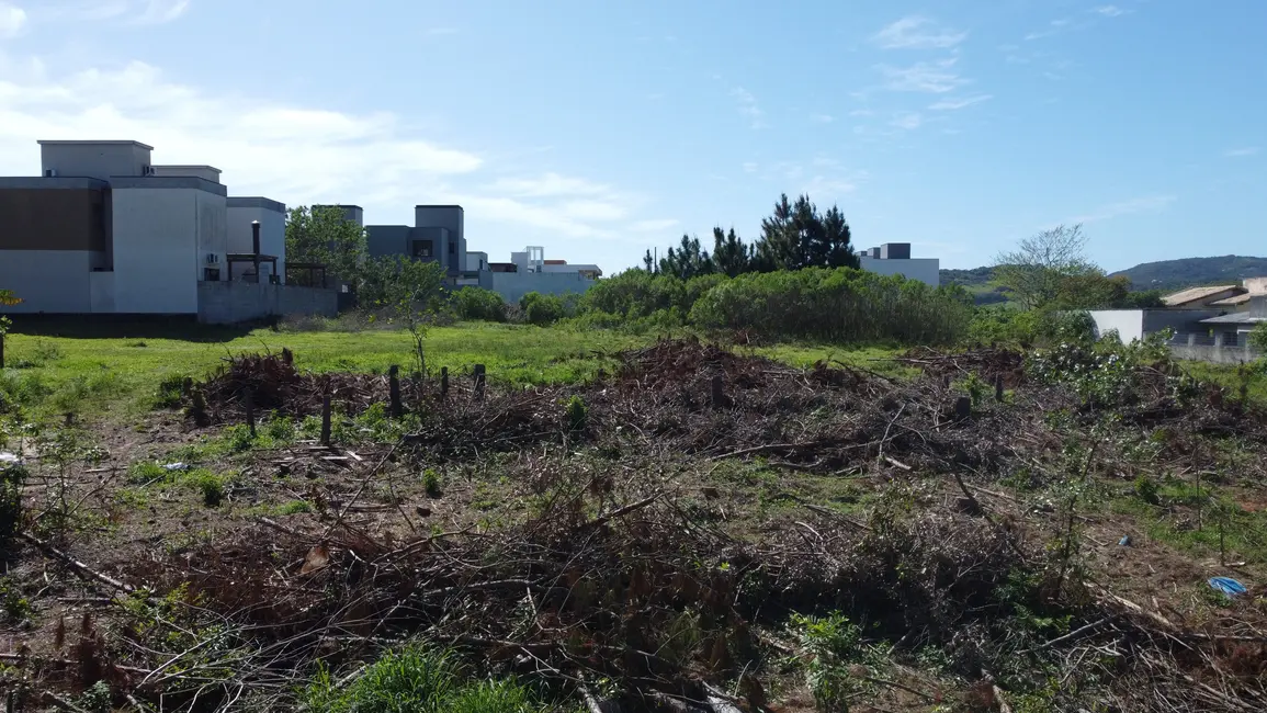 Foto 9 de Terreno / Lote à venda, 687m2 em Garopaba - SC