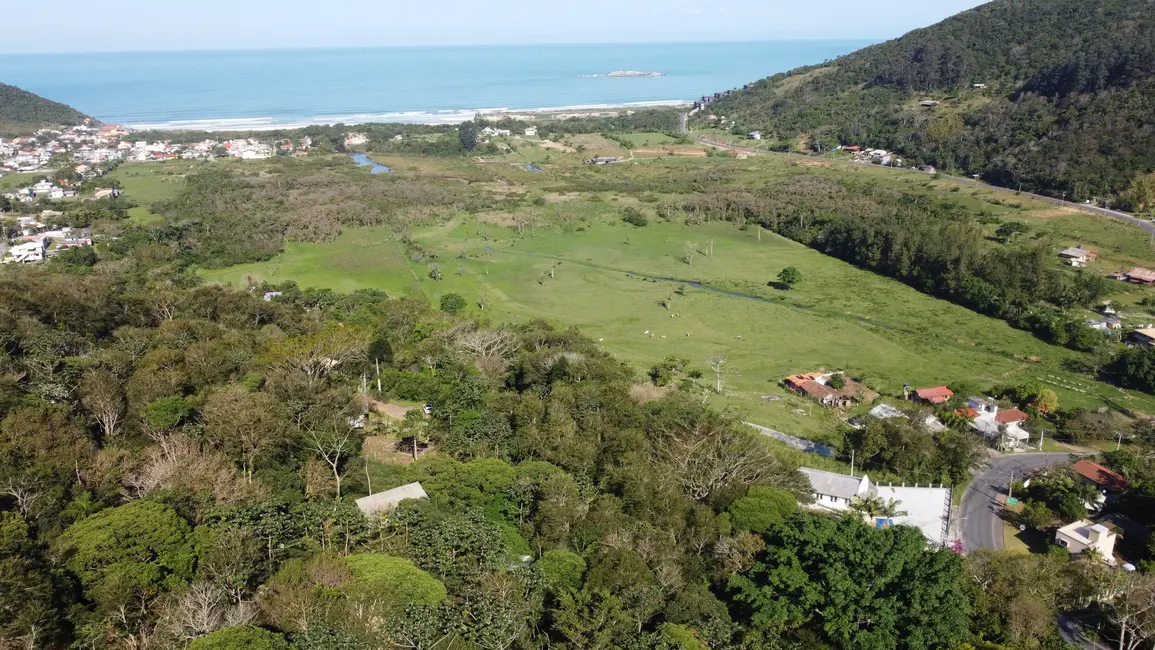 Foto 4 de Terreno / Lote à venda, 700m2 em Garopaba - SC