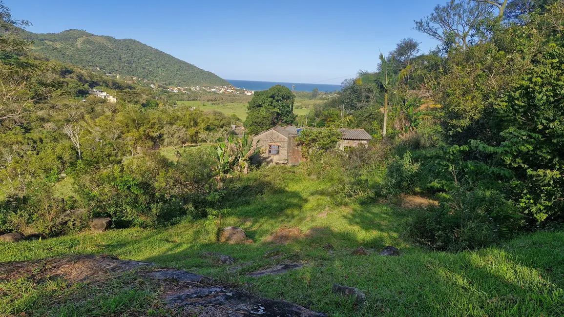 Foto 1 de Terreno / Lote à venda, 1346m2 em Garopaba - SC
